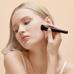 Кисть для тонального крема Shiseido Makeup HASU FUDE Foundation Brush