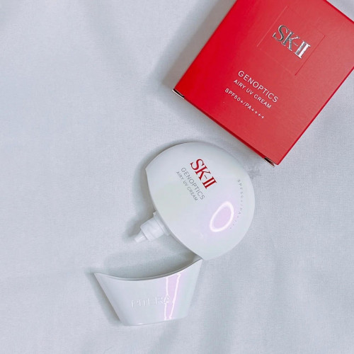 SK-II Genoptics Airy UV Cream SPF50+ PA++++ — японский УФ-крем для сияния кожи