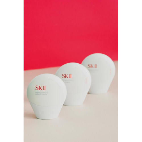 SK-II Genoptics Airy UV Cream SPF50+ PA++++ — японский УФ-крем для сияния кожи