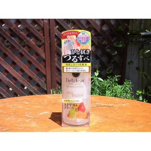 Японский гибридный лосьон для увлажнения и очищения лица Detclear Bright and Peel
